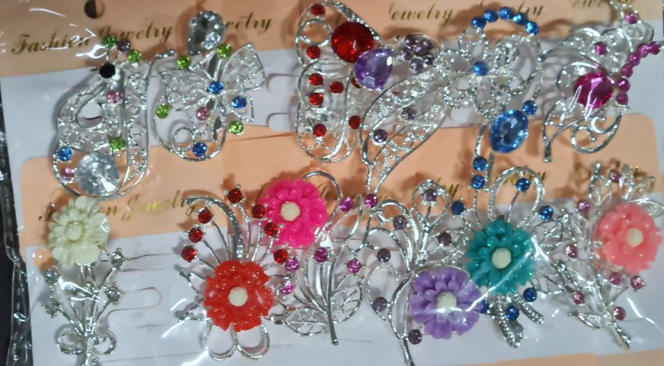 Brosa martisor floare mare